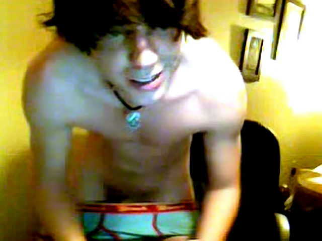 Trace - Trace Gets Off on Cam